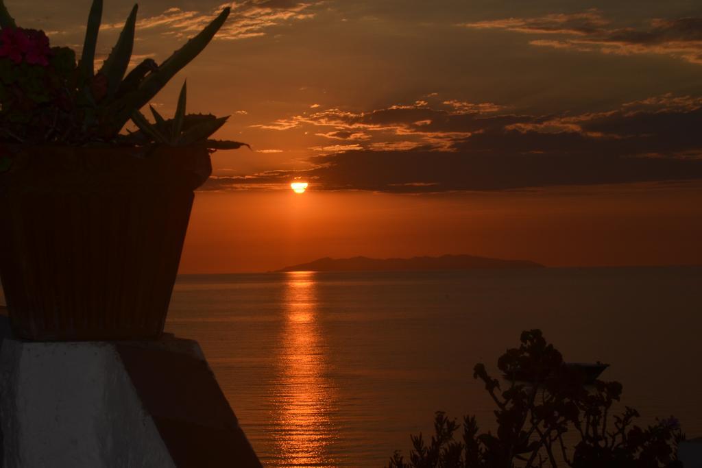 Hotel Scoglio Bianco Portoferraio Buitenkant foto